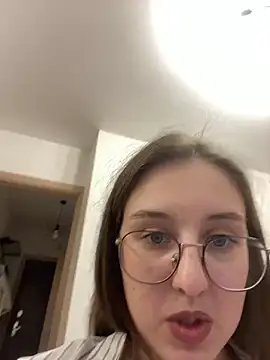 Snapshot of Vviikkssiikk chatting on March 18, 2025, 8:48 pm Vviikkssiikk online show from March 18, 2025, 8:48 pm