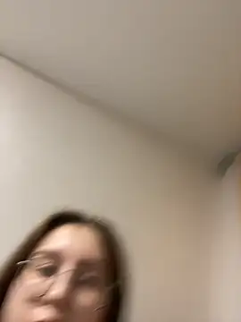 Snapshot of Vviikkssiikk chatting on October 26, 2025, 3:40 pm Vviikkssiikk online show from October 26, 2025, 3:40 pm