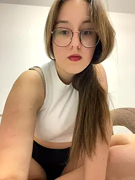 Snapshot of Vviikkssiikk chatting on October 29, 2025, 5:04 pm Vviikkssiikk online show from October 29, 2025, 5:04 pm