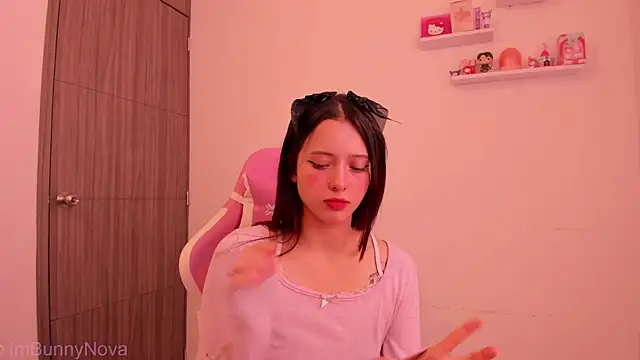 ImBunnyNova online show from June 26, 2026, 3:38 pm