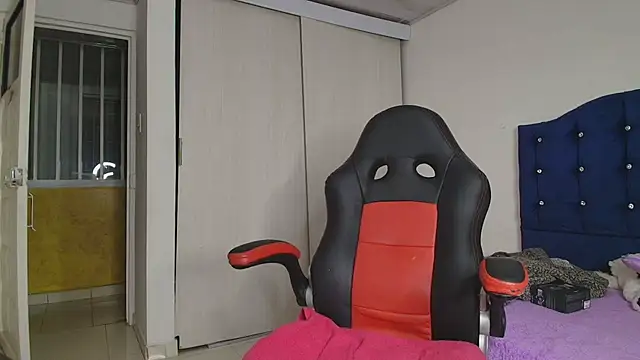 Snapshot of lovehotpink chatting on October 11, 2025, 11:25 pm lovehotpink online show from October 11, 2025, 11:25 pm