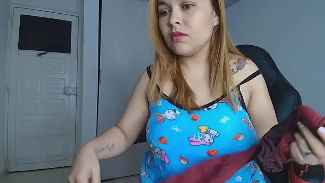 lovehotpink online show from December 21, 2025, 4:08 am