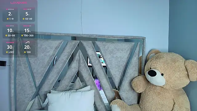 Elaine87  online show from September 25, 2025, 10:46 pm