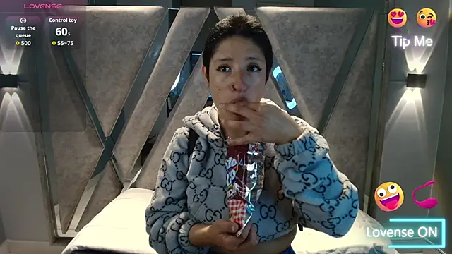 Snapshot of Elaine87_ chatting on November 1, 2025, 10:45 pm Elaine87 online show from November 1, 2025, 10:45 pm