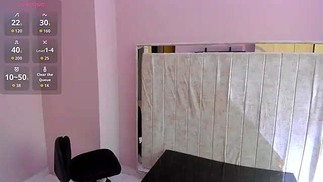 Snapshot of Elaine87_ chatting on November 5, 2025, 10:43 pm Elaine87 online show from November 5, 2025, 10:43 pm