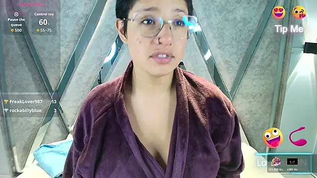 Snapshot of Elaine87_ chatting on November 11, 2025, 9:42 am Elaine87 online show from November 11, 2025, 9:42 am