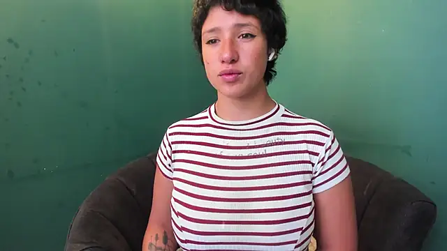 Snapshot of Elaine87_ chatting on February 3, 2026, 1:38 pm Elaine87 online show from February 3, 2026, 1:38 pm