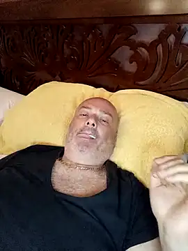 Snapshot of Alexis_Bull chatting on September 12, 2025, 5:24 pm Alexis Bull online show from September 12, 2025, 5:24 pm