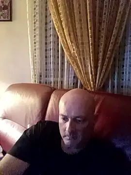 Snapshot of Alexis_Bull chatting on September 14, 2025, 9:58 pm Alexis Bull online show from September 14, 2025, 9:58 pm