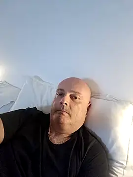 Snapshot of Alexis_Bull chatting on October 13, 2025, 9:59 pm Alexis Bull online show from October 13, 2025, 9:59 pm