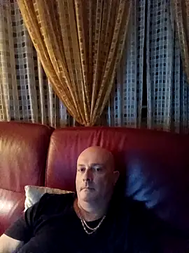 Snapshot of Alexis_Bull chatting on October 26, 2025, 11:09 pm Alexis Bull online show from October 26, 2025, 11:09 pm