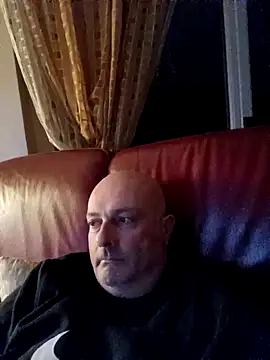 Alexis Bull online show from December 16, 2025, 11:43 pm