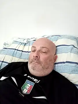 Alexis Bull online show from May 5, 2026, 10:01 am