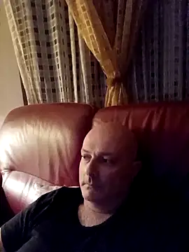 Alexis Bull online show from May 8, 2026, 9:42 pm
