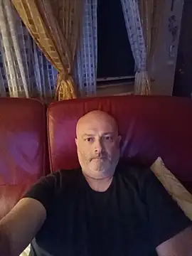 Alexis Bull online show from June 6, 2026, 10:25 pm