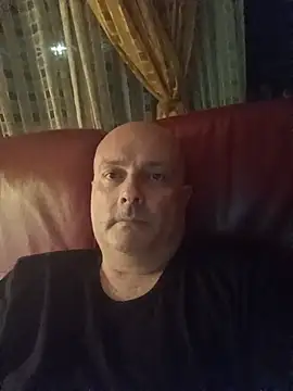 Alexis Bull online show from June 17, 2026, 9:27 pm
