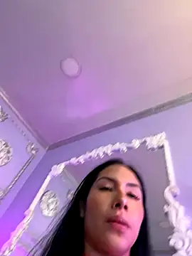 Snapshot of ArianaReynoldss chatting on October 6, 2025, 7:33 pm ArianaReynoldss online show from October 6, 2025, 7:33 pm