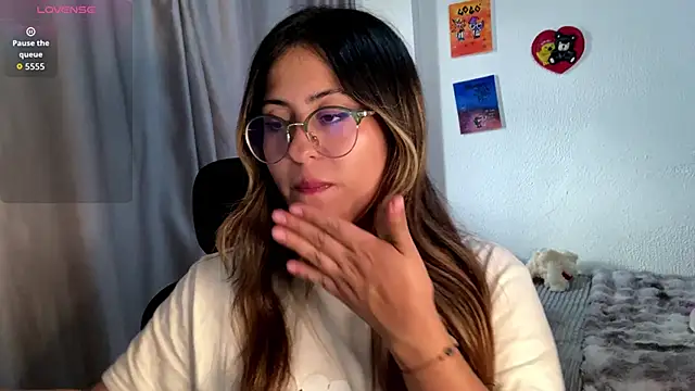 Snapshot of emma__bell_ chatting on September 17, 2025, 9:38 pm emma  bell  online show from September 17, 2025, 9:38 pm