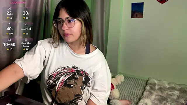 Snapshot of emma__bell_ chatting on September 25, 2025, 12:58 am emma  bell  online show from September 25, 2025, 12:58 am