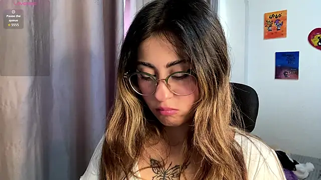 Snapshot of emma__bell_ chatting on October 8, 2025, 9:12 pm emma  bell  online show from October 8, 2025, 9:12 pm