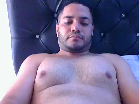 Snapshot of Alexanonimo chatting on February 18, 2026, 9:33 pm Alexanonimo online show from February 18, 2026, 9:33 pm