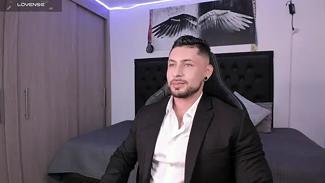 santi aesthetic online show from October 8, 2025, 3:48 am