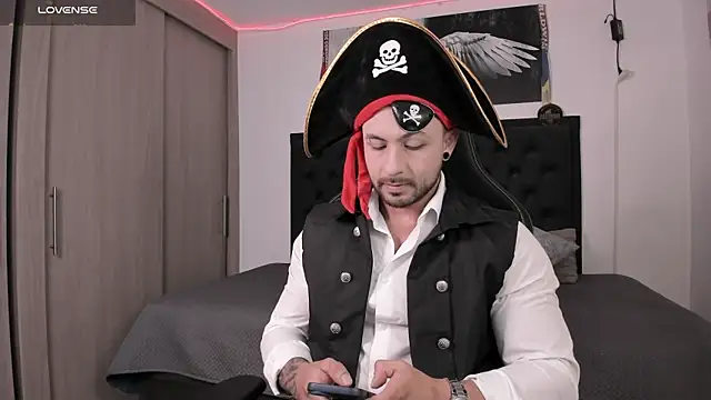 santi aesthetic online show from November 1, 2025, 12:56 am