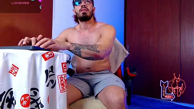 Snapshot of pirata_fitness chatting on March 7, 2026, 12:02 pm pirata fitness online show from March 7, 2026, 12:02 pm