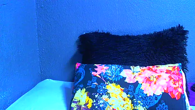 SMALLBOOBSXX online show from July 4, 2026, 5:13 am