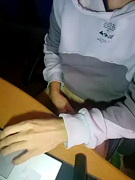 Snapshot of tipetto06 chatting on October 21, 2025, 8:59 am tipetto06 online show from October 21, 2025, 8:59 am