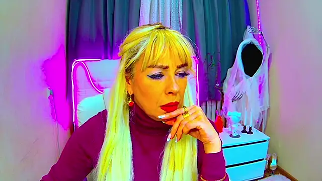 Snapshot of KatrinaCharm chatting on October 10, 2025, 12:26 pm KatrinaCharm online show from October 10, 2025, 12:26 pm