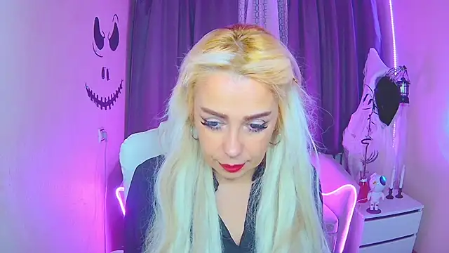 Snapshot of KatrinaCharm chatting on November 2, 2025, 7:11 am KatrinaCharm online show from November 2, 2025, 7:11 am