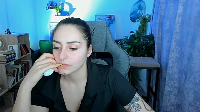 Snapshot of ValeriiMills chatting on February 19, 2026, 3:08 pm ValeriiMills online show from February 19, 2026, 3:08 pm