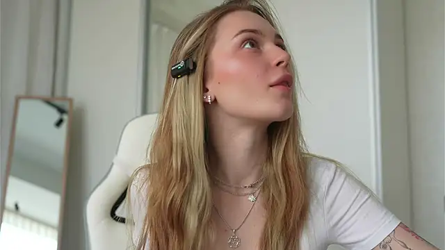 Cyberheart  online show from March 20, 2025, 9:04 am