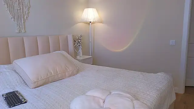 Candymrr online show from November 25, 2025, 5:40 am