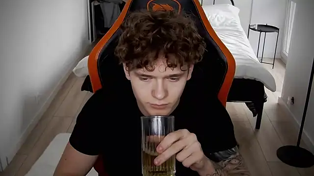 Snapshot of DanyDavis chatting on September 11, 2025, 9:53 am DanyDavis online show from September 11, 2025, 9:53 am