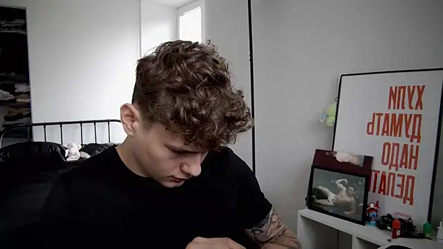 Snapshot of DanyDavis chatting on September 24, 2025, 8:17 am DanyDavis online show from September 24, 2025, 8:17 am