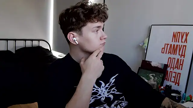 Snapshot of DanyDavis chatting on October 2, 2025, 7:48 am DanyDavis online show from October 2, 2025, 7:48 am