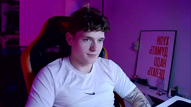 Snapshot of DanyDavis chatting on October 4, 2025, 7:23 pm DanyDavis online show from October 4, 2025, 7:23 pm