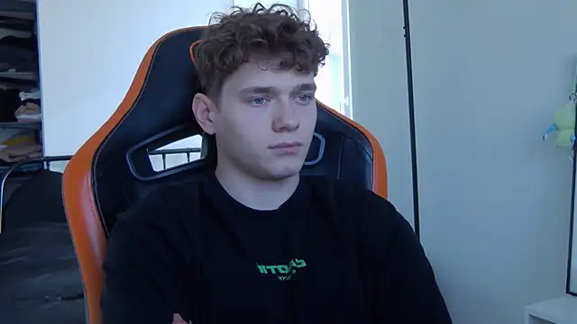 Snapshot of DanyDavis chatting on October 9, 2025, 8:56 am DanyDavis online show from October 9, 2025, 8:56 am