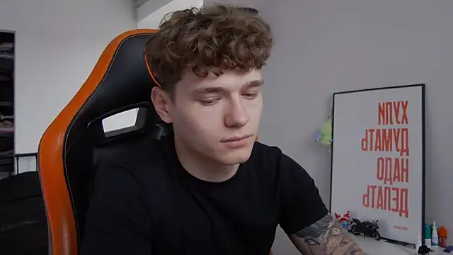 Snapshot of DanyDavis chatting on October 11, 2025, 11:53 am DanyDavis online show from October 11, 2025, 11:53 am