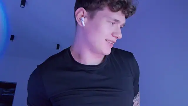 Snapshot of DanyDavis chatting on October 12, 2025, 8:41 pm DanyDavis online show from October 12, 2025, 8:41 pm