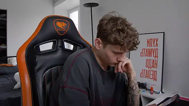 Snapshot of DanyDavis chatting on October 15, 2025, 10:59 am DanyDavis online show from October 15, 2025, 10:59 am