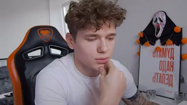 Snapshot of DanyDavis chatting on October 29, 2025, 11:34 am DanyDavis online show from October 29, 2025, 11:34 am