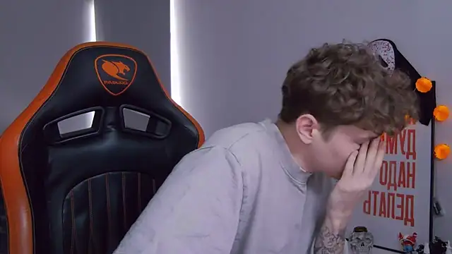 Snapshot of DanyDavis chatting on November 2, 2025, 9:22 am DanyDavis online show from November 2, 2025, 9:22 am