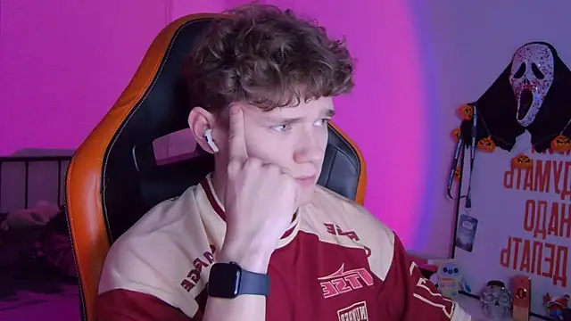 Snapshot of DanyDavis chatting on November 4, 2025, 10:31 pm DanyDavis online show from November 4, 2025, 10:31 pm