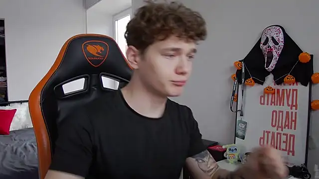 Snapshot of DanyDavis chatting on November 7, 2025, 8:03 am DanyDavis online show from November 7, 2025, 8:03 am