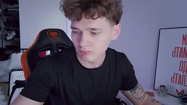 Snapshot of DanyDavis chatting on November 16, 2025, 11:27 am DanyDavis online show from November 16, 2025, 11:27 am