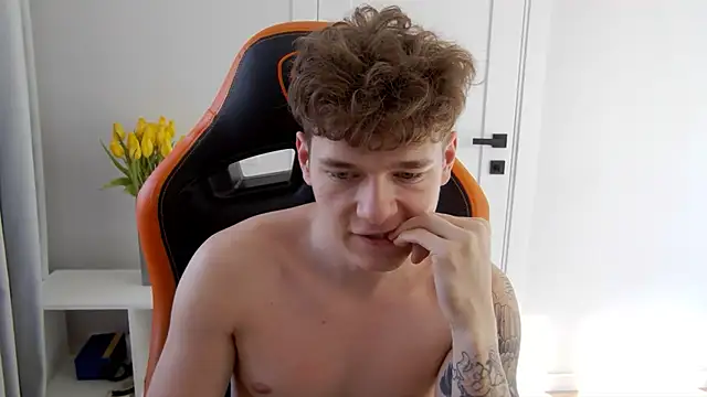 Snapshot of DanyDavis chatting on March 14, 2026, 8:42 am DanyDavis online show from March 14, 2026, 8:42 am