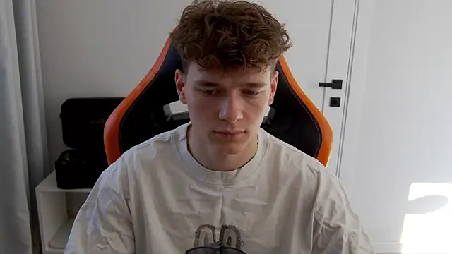 Snapshot of DanyDavis chatting on March 17, 2026, 7:55 am DanyDavis online show from March 17, 2026, 7:55 am